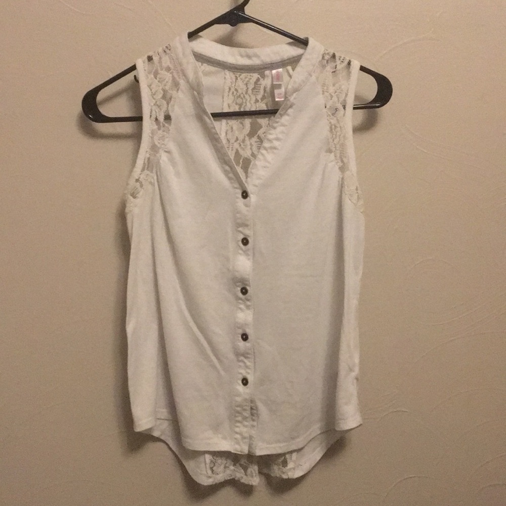 Fancy tank top with lace